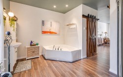 Salle de bains attenante à la CCP - 