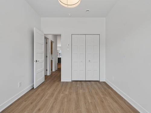 Master Bedroom - 4-18 Rue Ellice, Salaberry-De-Valleyfield, QC 