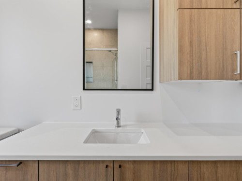 Bathroom - 4-18 Rue Ellice, Salaberry-De-Valleyfield, QC 