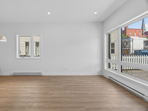 Living Room - 4-18 Rue Ellice, Salaberry-De-Valleyfield, QC 