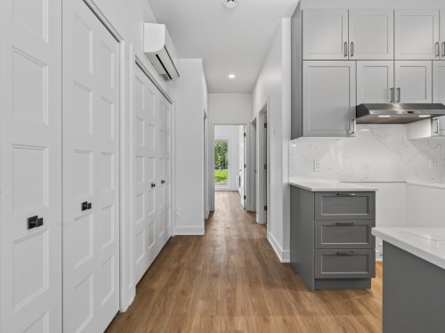 Passageway - 4-18 Rue Ellice, Salaberry-De-Valleyfield, QC 