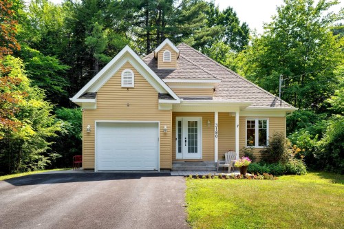 3180 Rue Pine Tree  Saint-Lazare, QC J7T 2J4