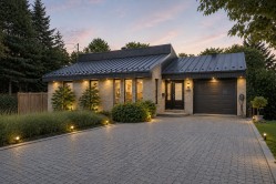 1855 Rue Montarville  Saint-Bruno-De-Montarville, QC J3V 3V5