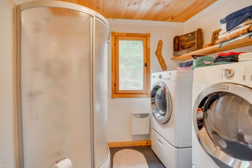Salle de bains - 128 Ch. Du Geai-Bleu, Duhamel, QC - Indoor Photo Showing Laundry Room