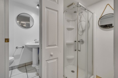 Powder room - 2-28 Rue St-Flavien, Québec (La Cité-Limoilou), QC - Indoor Photo Showing Bathroom