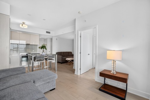 Salon - 3603-1050 Rue Drummond, Montréal (Ville-Marie), QC - Indoor