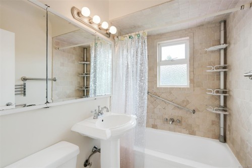 3967 Rainbow St, Saanich, BC 