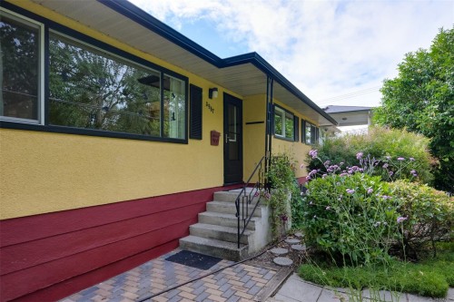 3967 Rainbow St, Saanich, BC 