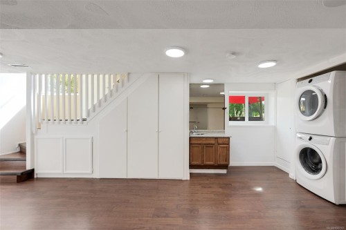 3967 Rainbow St, Saanich, BC 