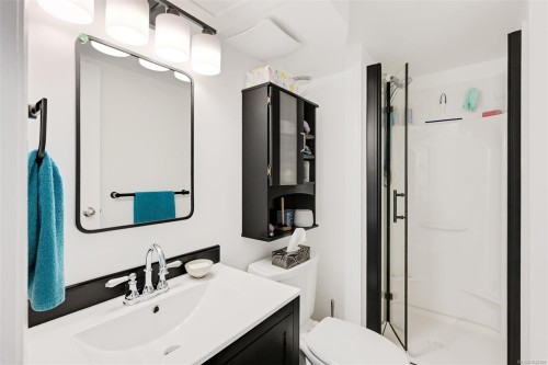 3967 Rainbow St, Saanich, BC 