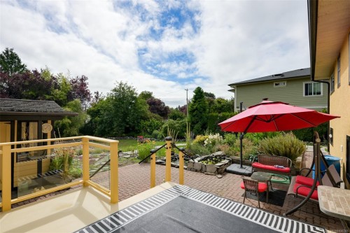 3967 Rainbow St, Saanich, BC 