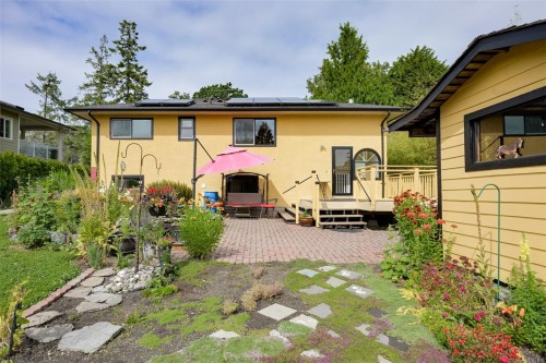 3967 Rainbow St, Saanich, BC 