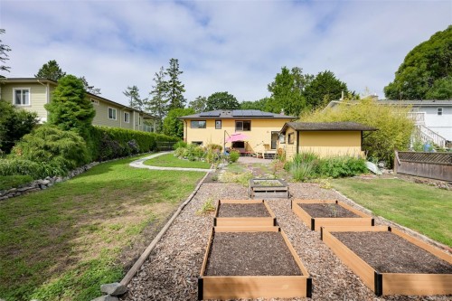 3967 Rainbow St, Saanich, BC 