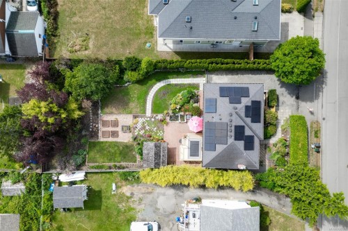 3967 Rainbow St, Saanich, BC 