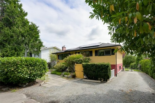 3967 Rainbow St, Saanich, BC 