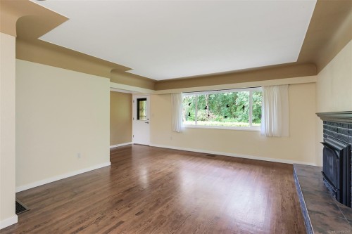 3967 Rainbow St, Saanich, BC 