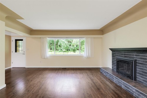 3967 Rainbow St, Saanich, BC 