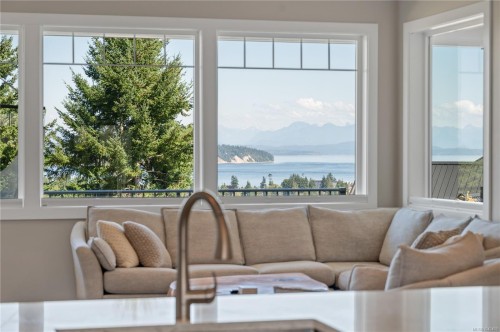 721 Timberline Dr, Campbell River, BC 