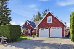 647 Temple St  Parksville, BC V9P 1B4