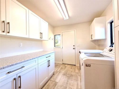 948 Latoria Rd, Langford, BC 
