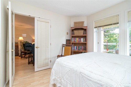 #302-2311 Mills Rd, Sidney, BC - Indoor Photo Showing Bedroom