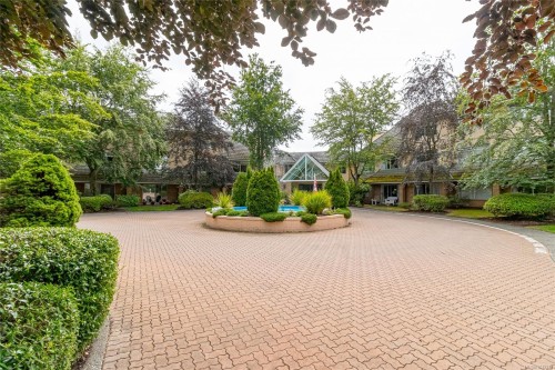 #302-2311 Mills Rd, Sidney, BC - Outdoor