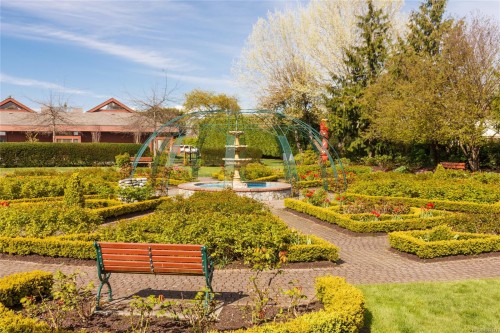 #302-2311 Mills Rd, Sidney, BC - Outdoor