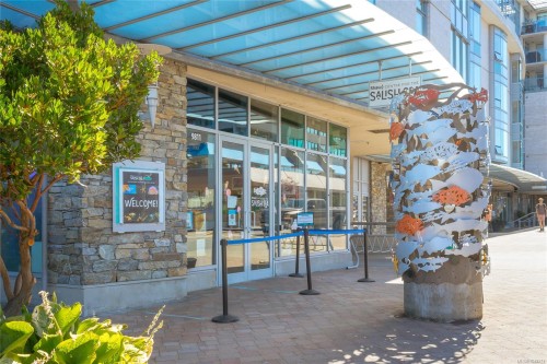 #302-2311 Mills Rd, Sidney, BC - Outdoor