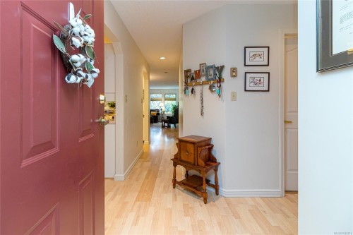 #302-2311 Mills Rd, Sidney, BC - Indoor Photo Showing Other Room