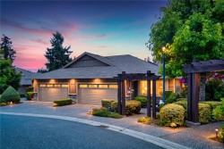 #102-4472 Stonebridge Pl Nanaimo, BC V9T 0E6