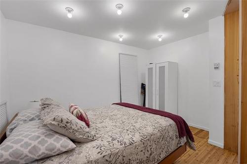 2 Hazel Ave, Matlock, MB 