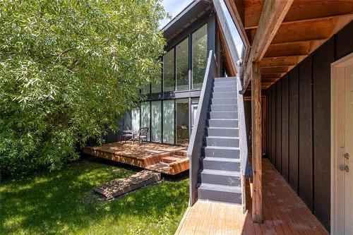 2 Hazel Ave, Matlock, MB 