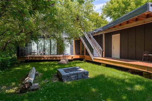 2 Hazel Ave, Matlock, MB 