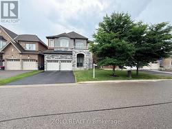 64 CAYTON CRESCENT Bradford West Gwillimbury, ON L3Z 0V9