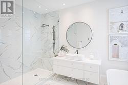 Main Floor Primary Ensuite - 