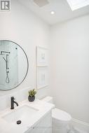 Main bathroom - 