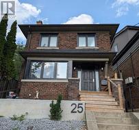 25 OSWALD CRESCENT Toronto, ON M4S 2H5