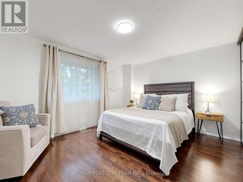 60 Tangle Briar Way, Toronto, ON - Indoor Photo Showing Bedroom