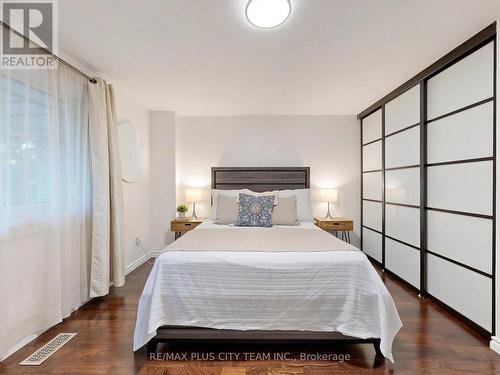 60 Tangle Briar Way, Toronto, ON - Indoor Photo Showing Bedroom