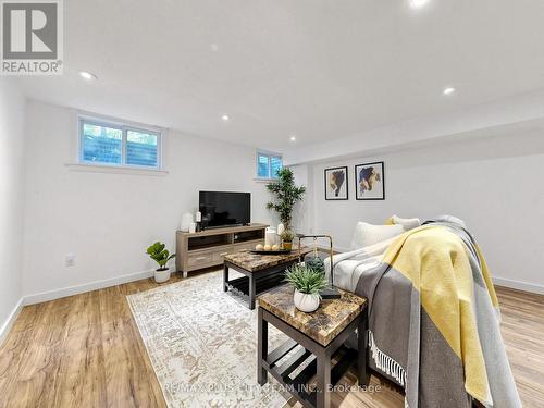 60 Tangle Briar Way, Toronto, ON - Indoor Photo Showing Living Room