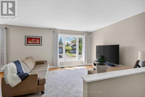 1865 Arizona Avenue, Ottawa, ON 