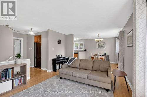 1865 Arizona Avenue, Ottawa, ON 
