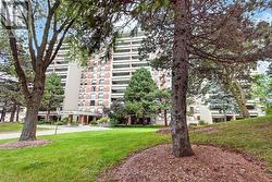 504 - 965 INVERHOUSE DRIVE  Mississauga, ON L5J 4B4