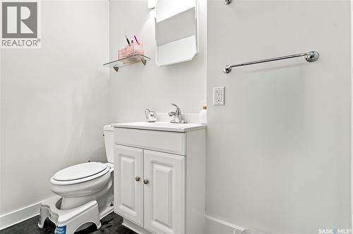 2118 Clarence Avenue S, Saskatoon, SK 