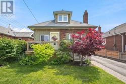 651 CHRISTIE AVENUE Oshawa, ON L1G 4L8