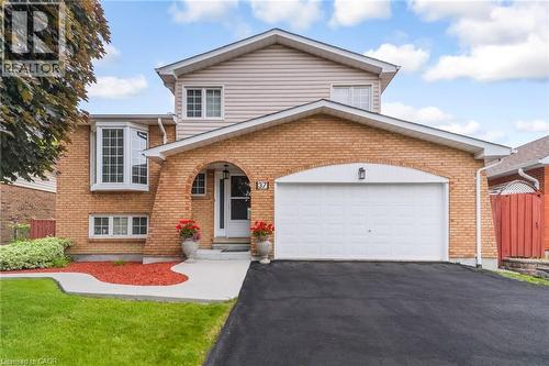 37 BLACKTHORN Lane  Brampton, ON L6V 3K7