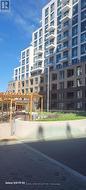 901 - 8 BEVERLEY GLEN BOULEVARD Vaughan, ON L4J 0L5