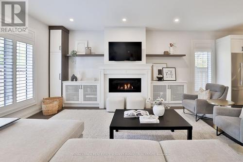 6 Iroquois Avenue, Mississauga, ON 