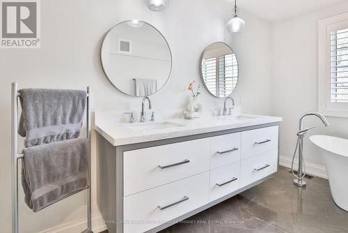 6 Iroquois Avenue, Mississauga, ON 