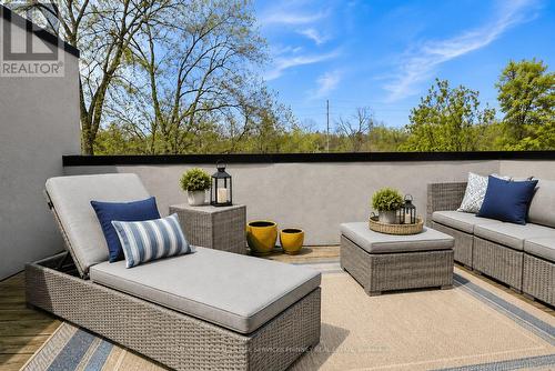 6 Iroquois Avenue, Mississauga, ON 